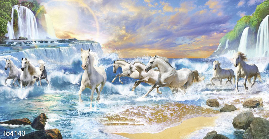 belye-loshadi-na-plyazhe