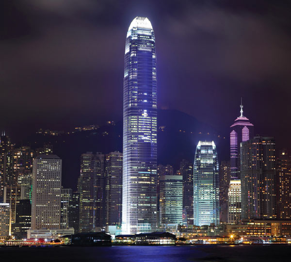 m-204-lazernoe-shou-v-gonkonge