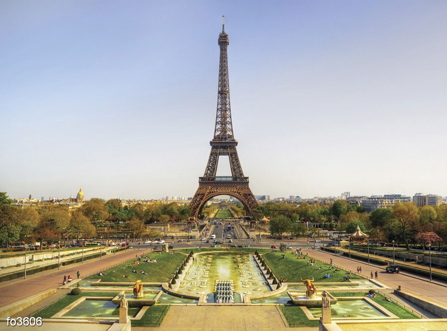 vid-na-eyfelevu-bashnyu