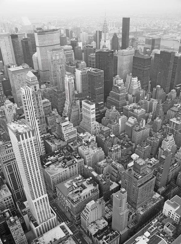 m-210-mankhetten-iz-okna-neboskreba