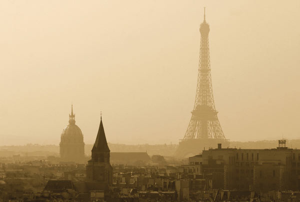 m-209-eyfeleva-bashnya-v-tumane